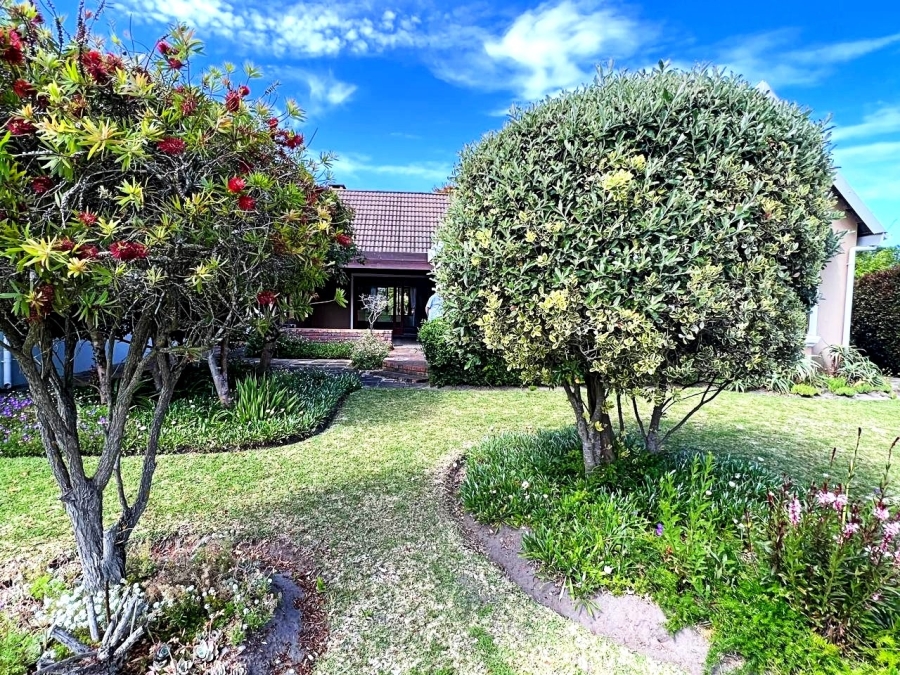 3 Bedroom Property for Sale in The Island Western Cape